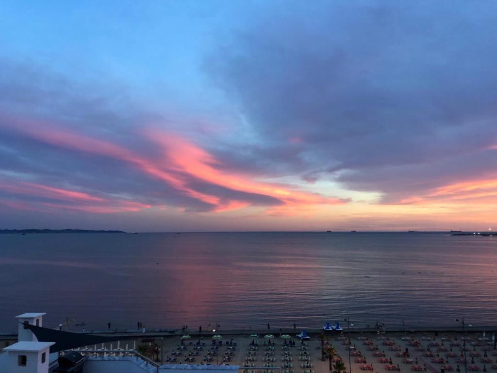 H&G Seaview Apartments Dıraç Dış mekan fotoğraf
