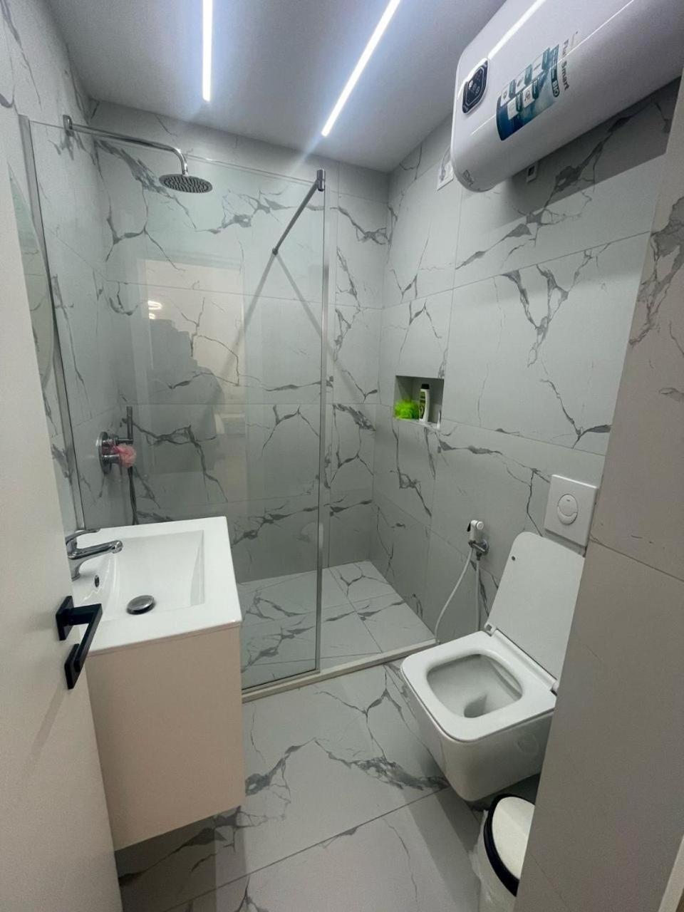 H&G Seaview Apartments Dıraç Dış mekan fotoğraf